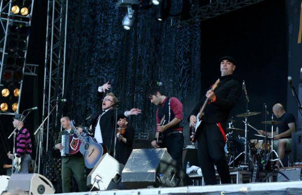 Flogging Molly på West Coast Riot 14